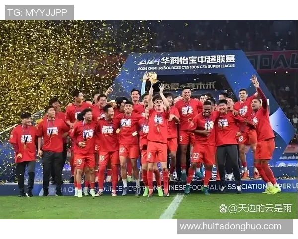 亚洲球星闪耀绿茵场展现足球魅力与拼搏精神